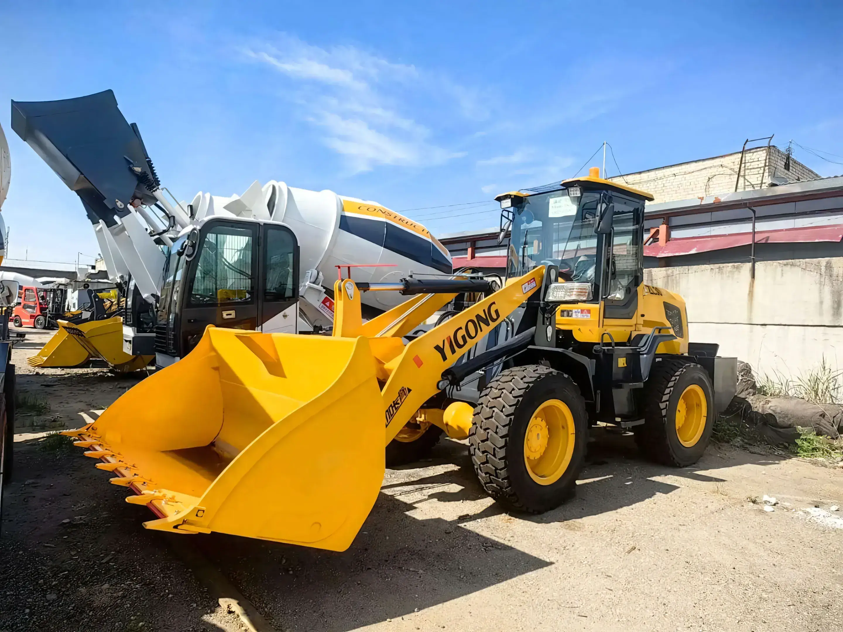 Фронтальный погрузчик YIGONG ZL30 — фото