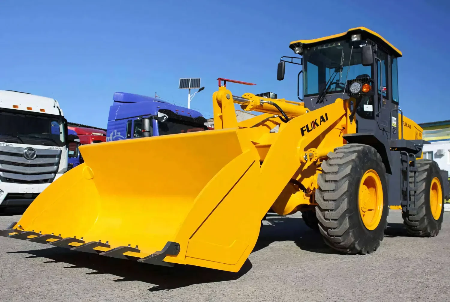 Фронтальный погрузчик Fukai 935 — фото