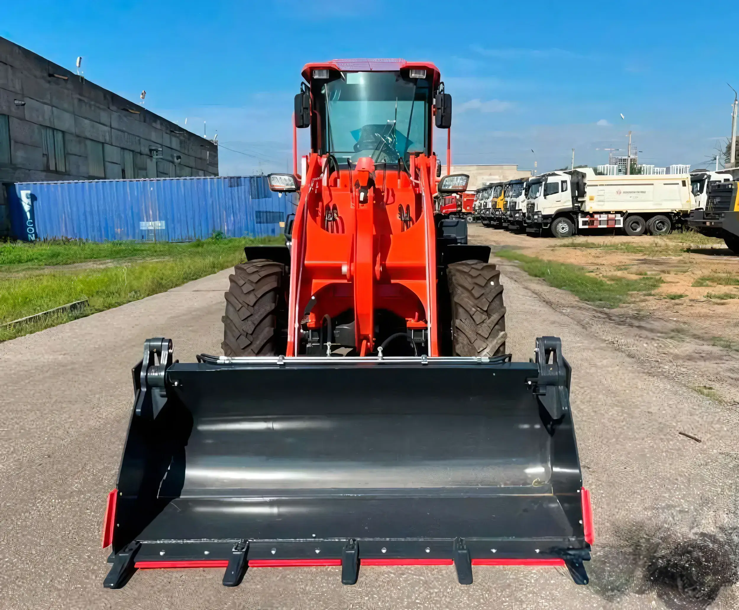 Фронтальный погрузчик МТК 928 — фото
