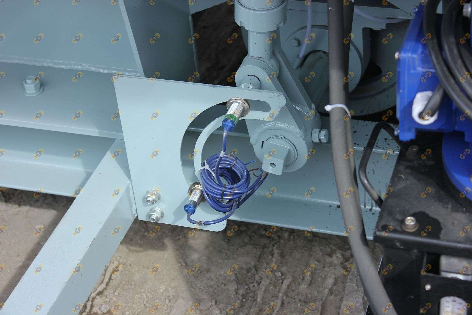 Двухвальный бетоносмеситель JS 1000 со скипом 3