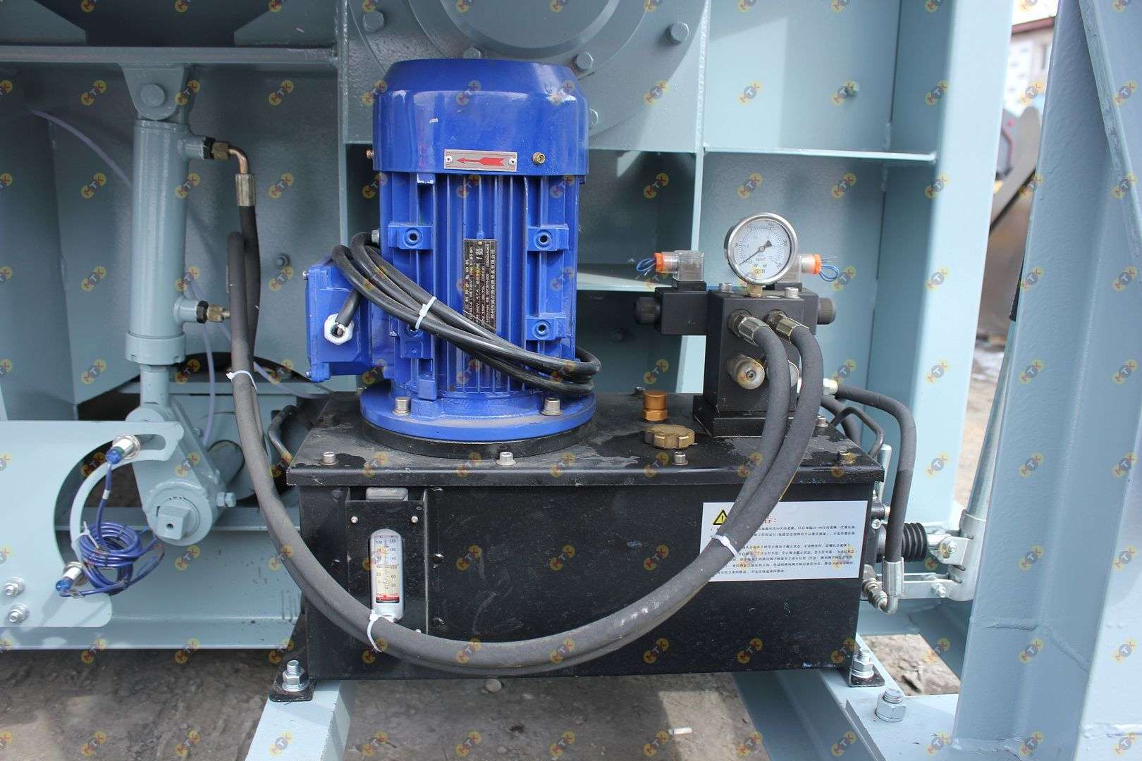 Двухвальный бетоносмеситель JS 1000 со скипом 52