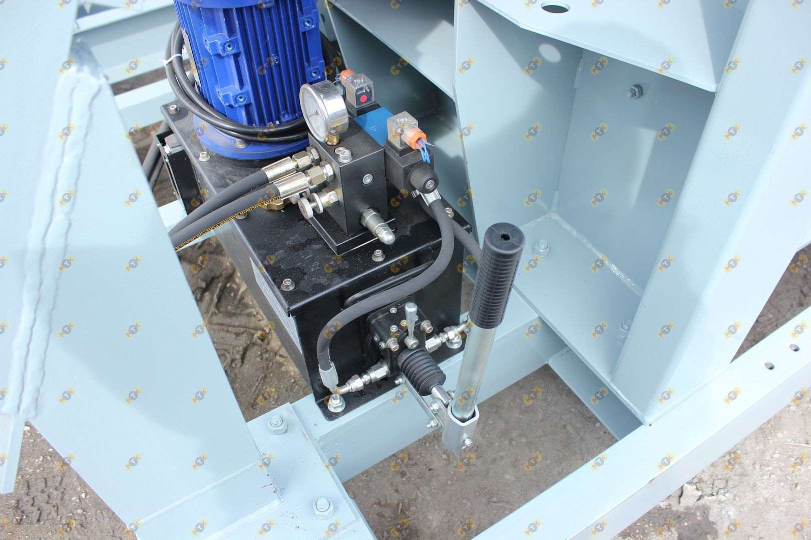 Двухвальный бетоносмеситель JS 1000 со скипом 4