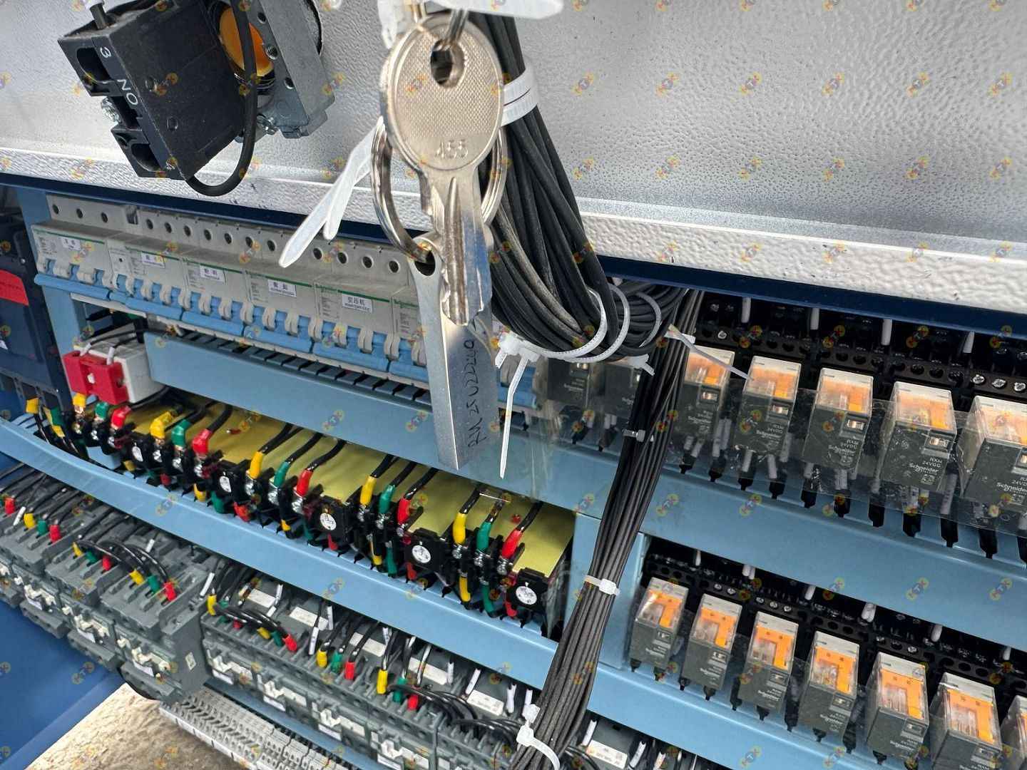 Двухвальный бетоносмеситель JS 1000 со скипом 39