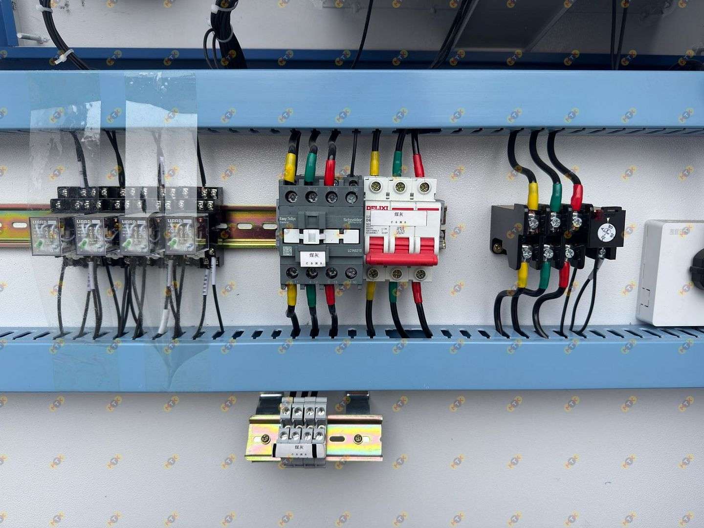 Двухвальный бетоносмеситель JS 1000 со скипом 26