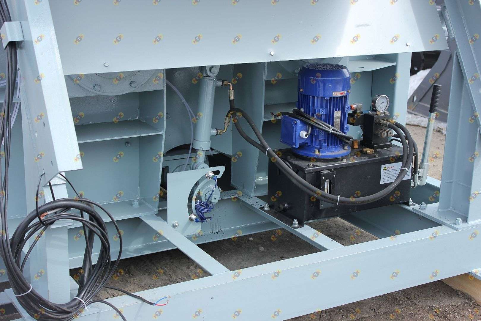 Двухвальный бетоносмеситель JS 1000 со скипом 50