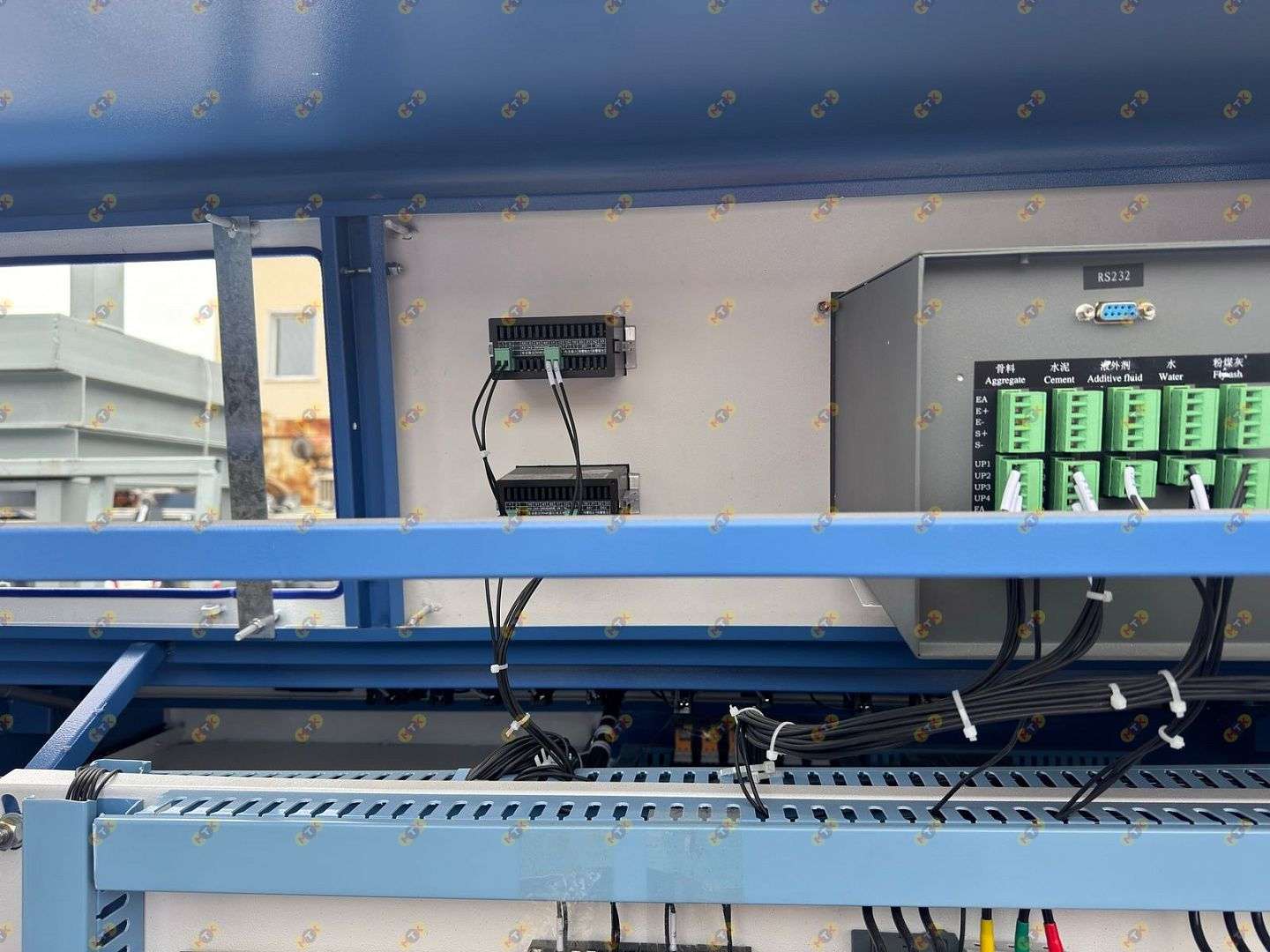 Двухвальный бетоносмеситель JS 1000 со скипом 28