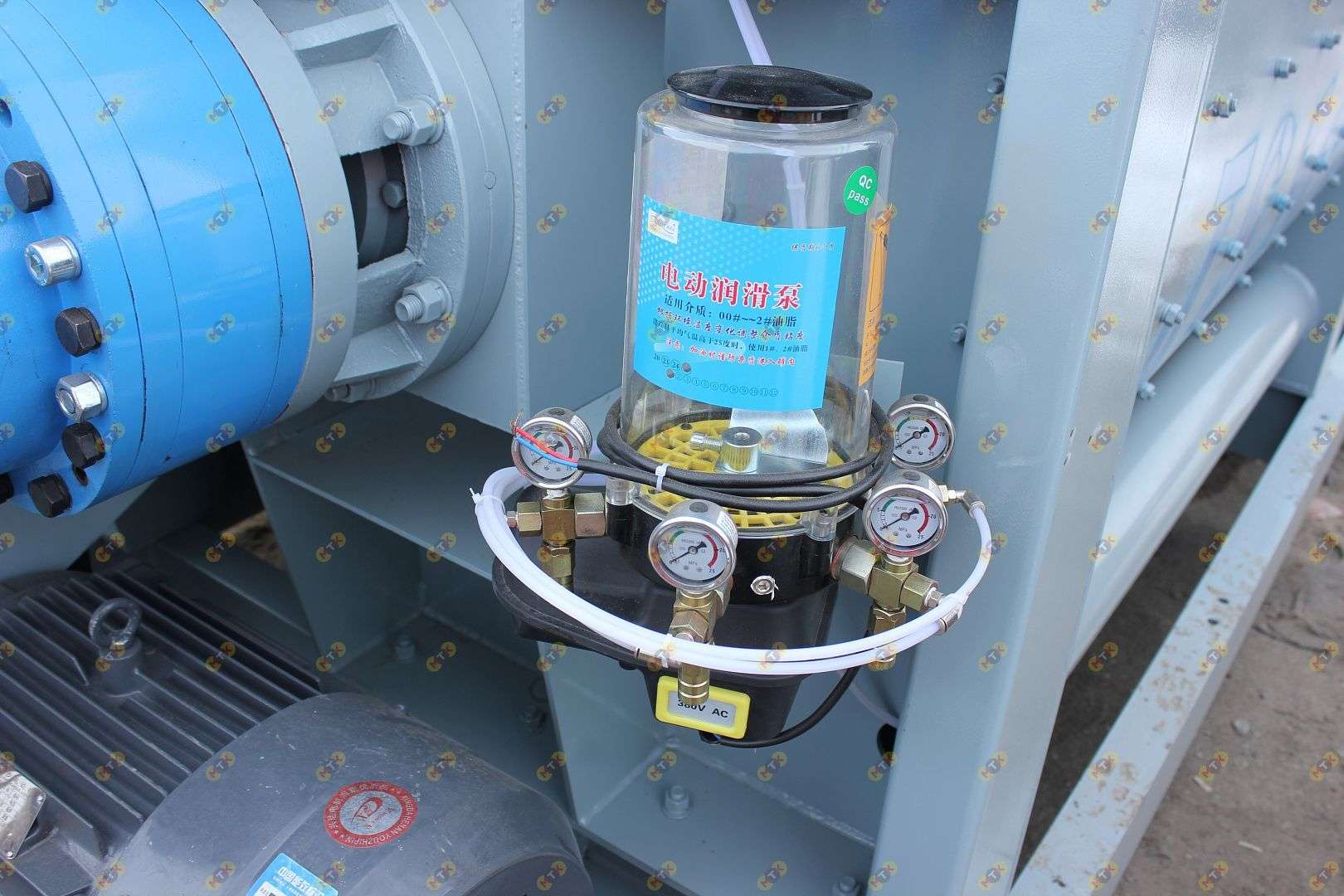 Двухвальный бетоносмеситель JS 1000 со скипом 14