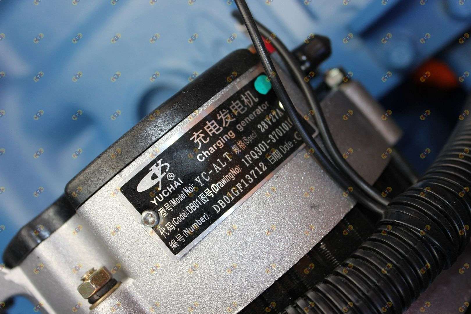 Дизельный генератор Yuchai 50 кВт в кожухе с AVR 5