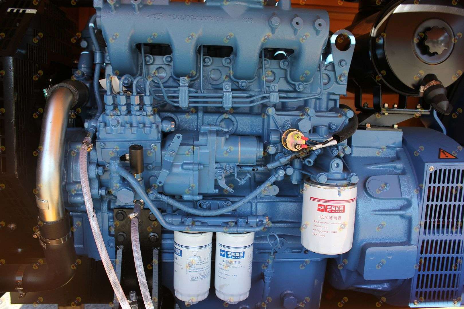 Дизельный генератор Yuchai 50 кВт в кожухе с AVR 10