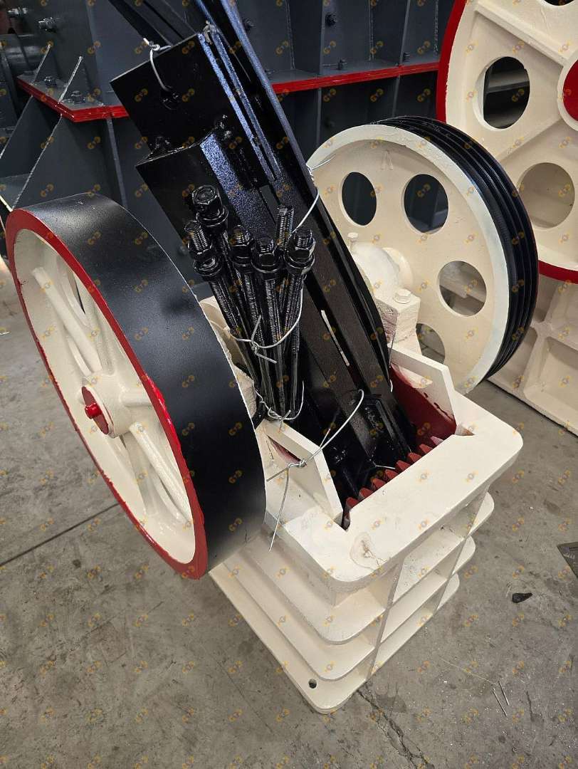 Щековая дробилка PE150x250 литейный тип 4