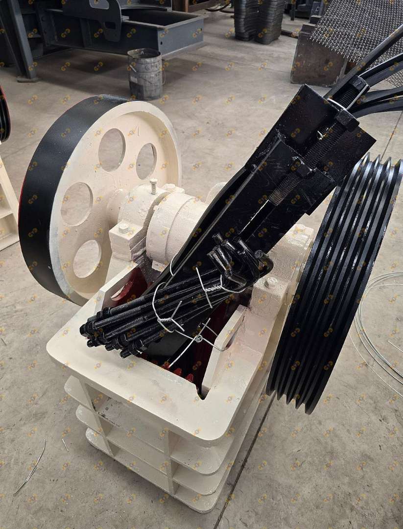 Щековая дробилка PE150x250 литейный тип 3