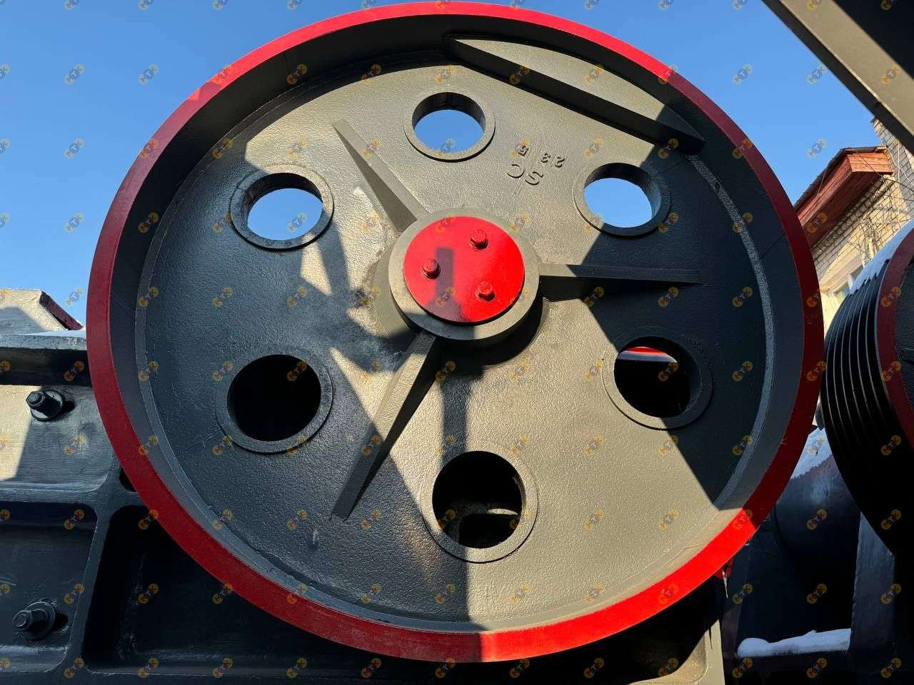 Щековая дробилка PE600x900 3