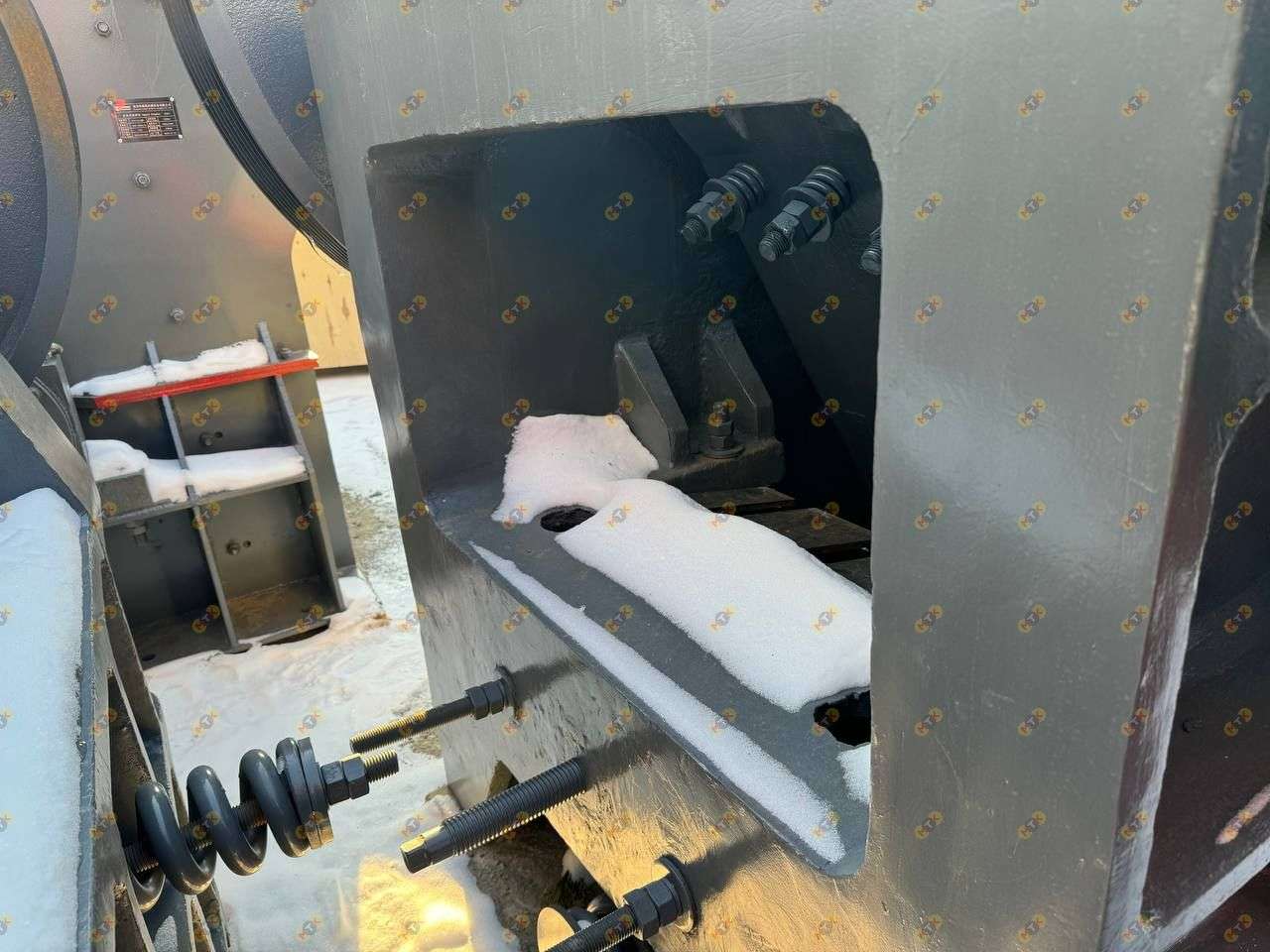 Щековая дробилка PE600x900 4