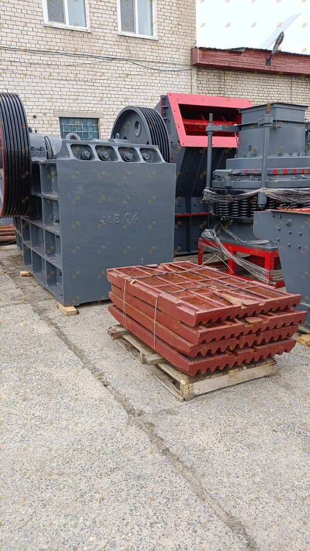 Щековая дробилка PE600x900 FREEMAN 3