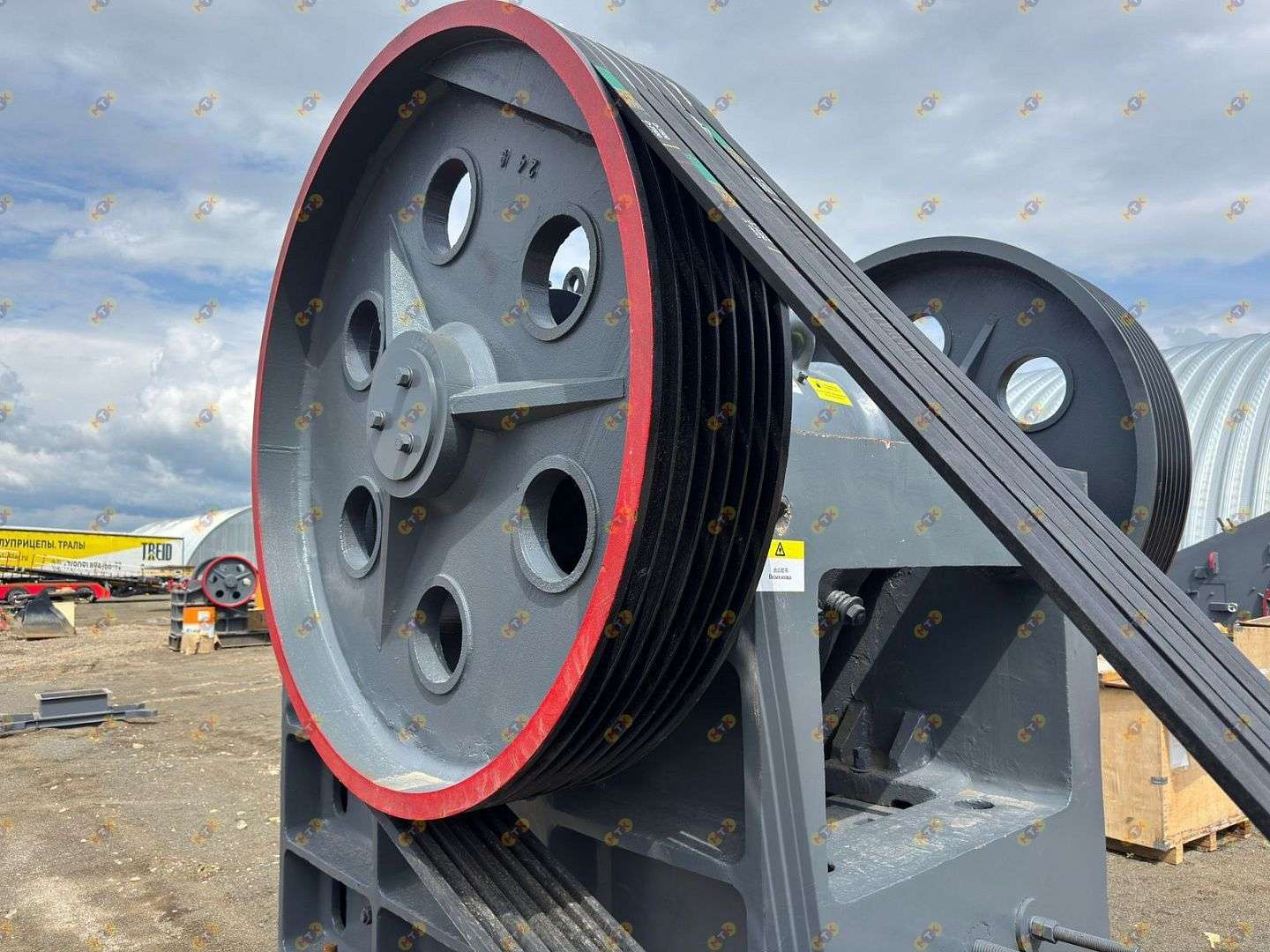 Щековая дробилка PE600x900 FREEMAN (на раме) 12