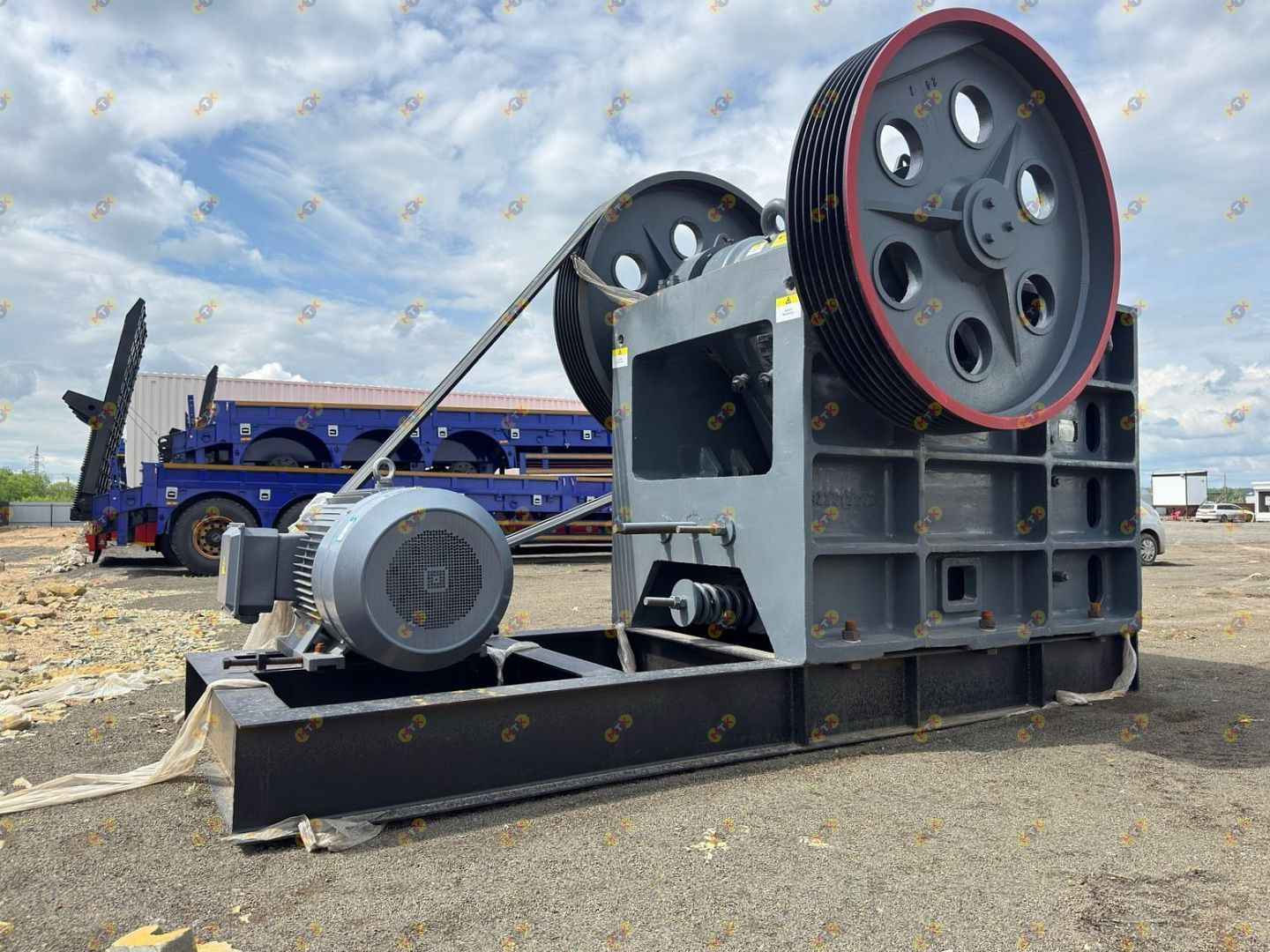 Щековая дробилка PE600x900 FREEMAN (на раме) 2