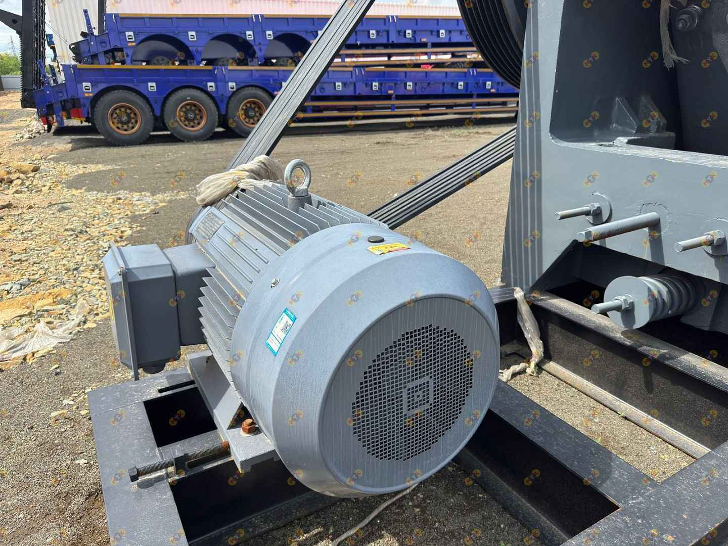 Щековая дробилка PE600x900 FREEMAN (на раме) 10