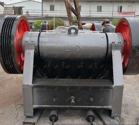 Щековая дробилка PEX150x750 3