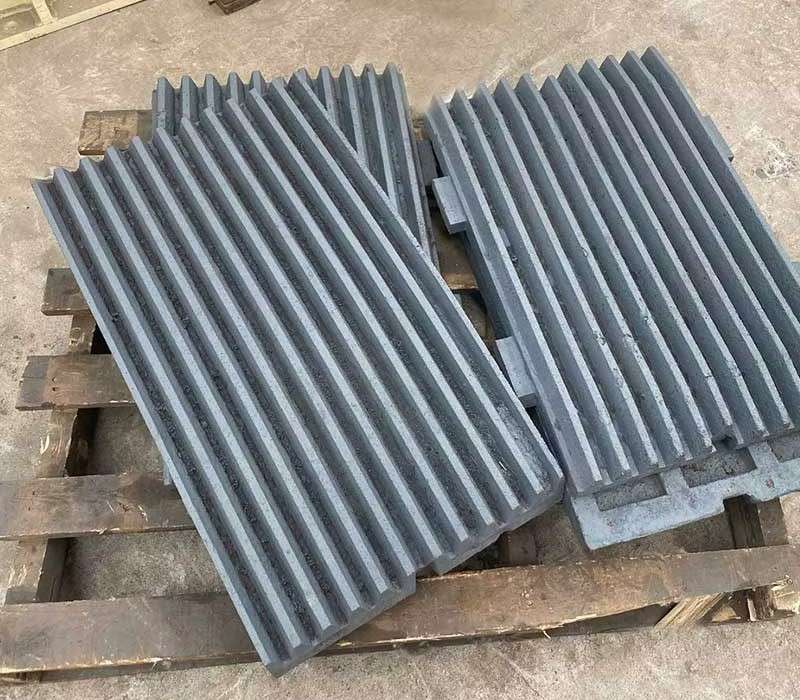 Плита подвижная и неподвижная для щековой дробилки PE400×600 2