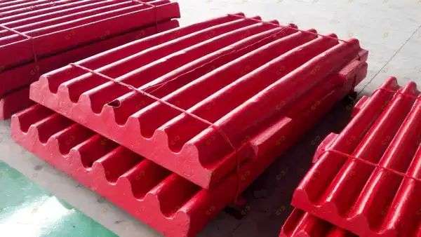 Комплект подвижной и неподвижной плит для щековой дробилки PE900×1200 2