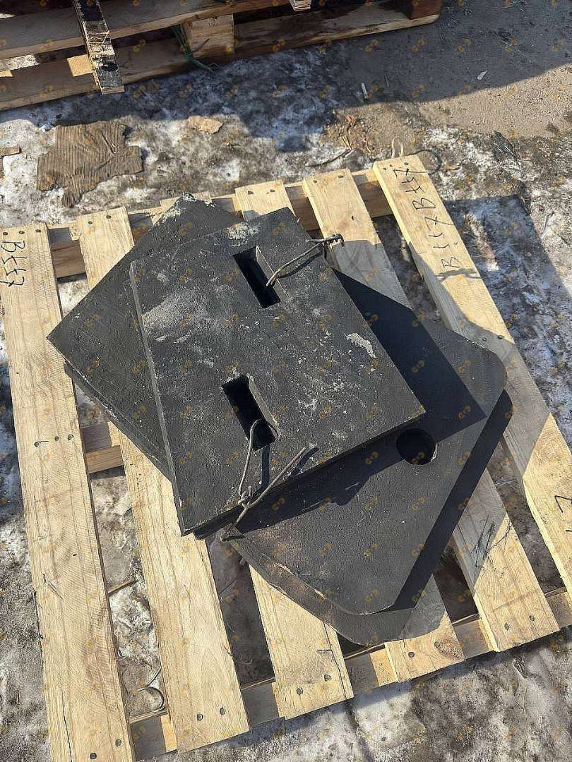 Комплект боковых плит для щековой дробилки PE 400×600 2