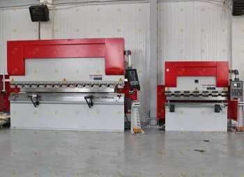 Гидравлический листогиб WC67Y-125T3200