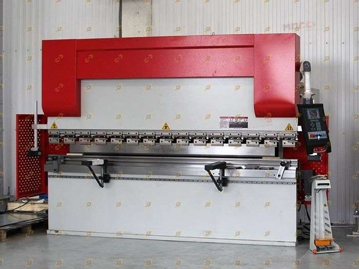 Гидравлический листогиб WC67Y-125T3200 4