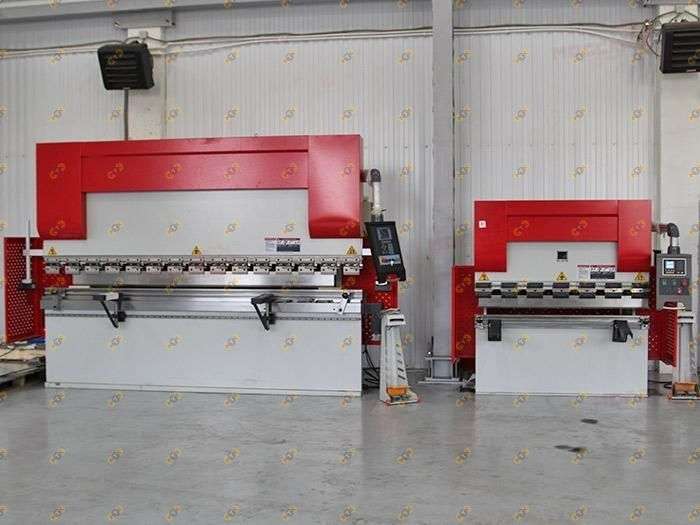 Гидравлический листогиб WC67Y-125T3200 2