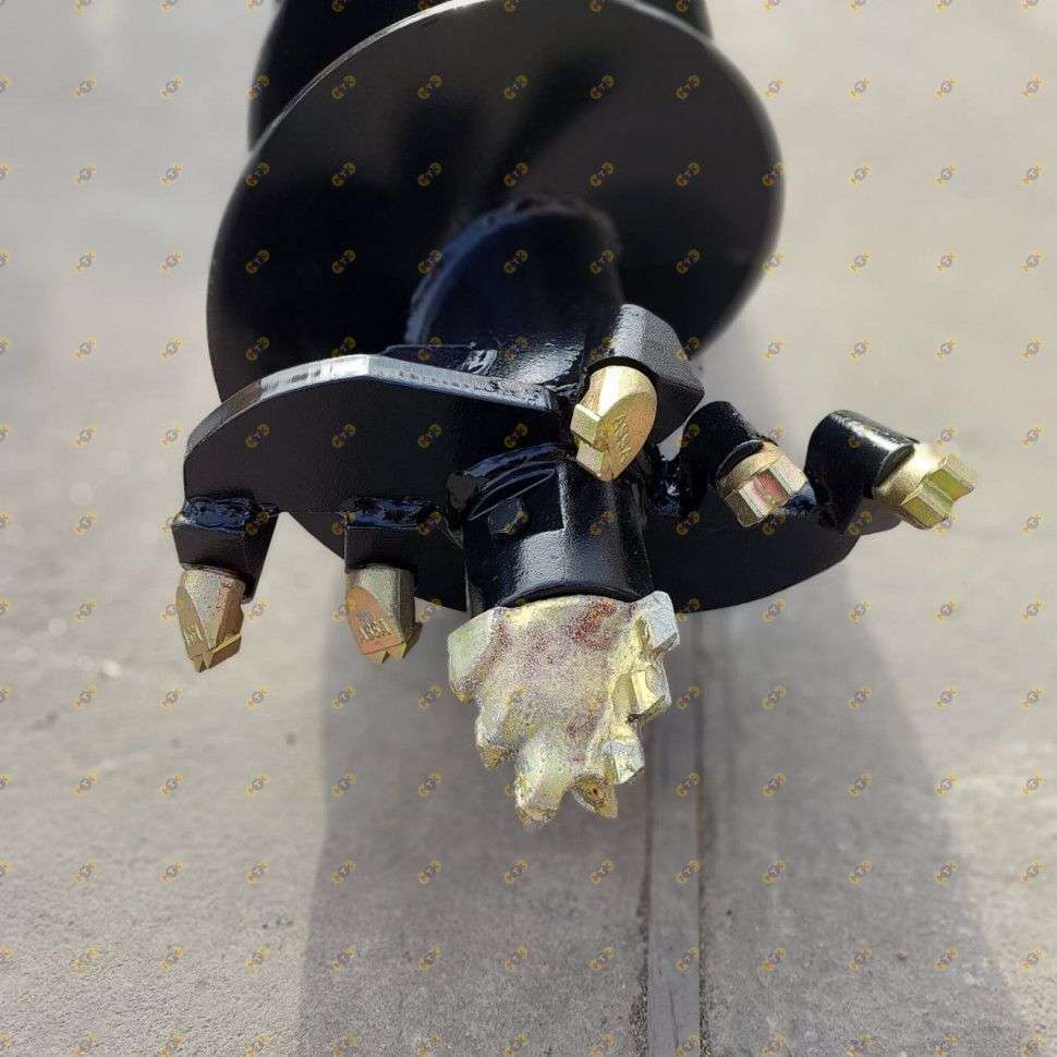 Шнек с победитовым наконечником 1,5 м, диаметр 300 мм 3