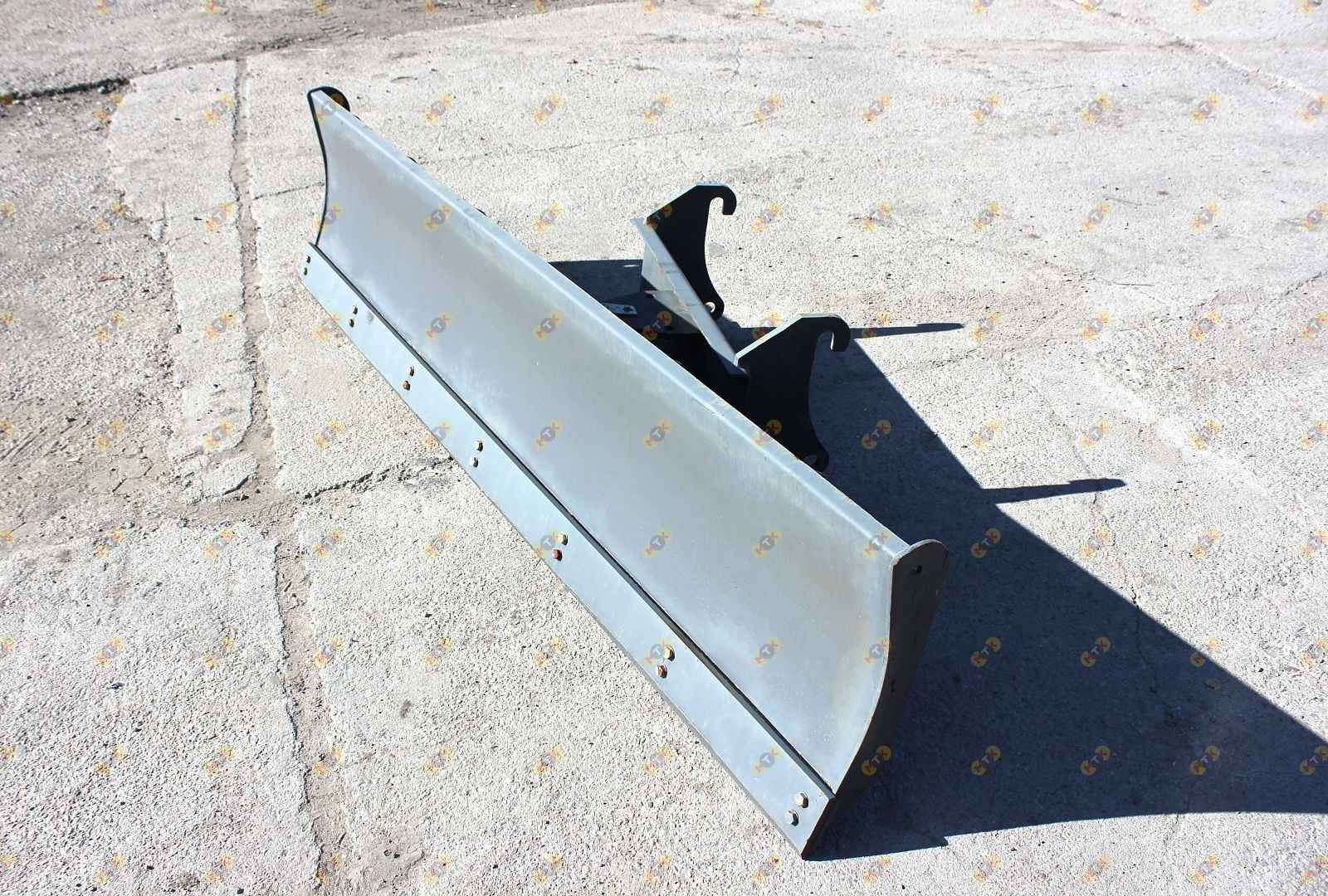 Прямой поворотный отвал (металл/резина) 4