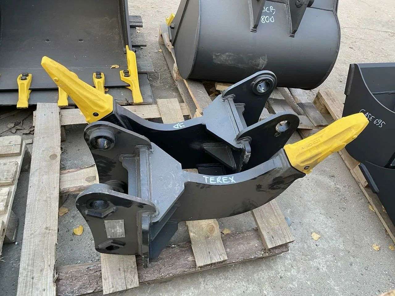 Разрыхлитель однозубый на экскаватор 2