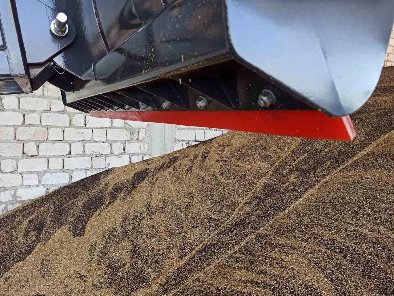 Опрокидывающийся отвал 3/4 м 6