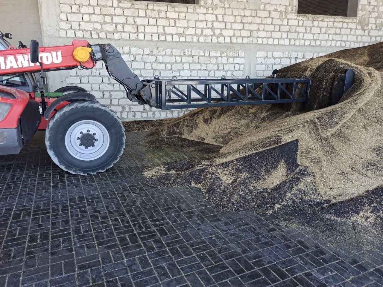 Опрокидывающийся отвал 3/4 м 4