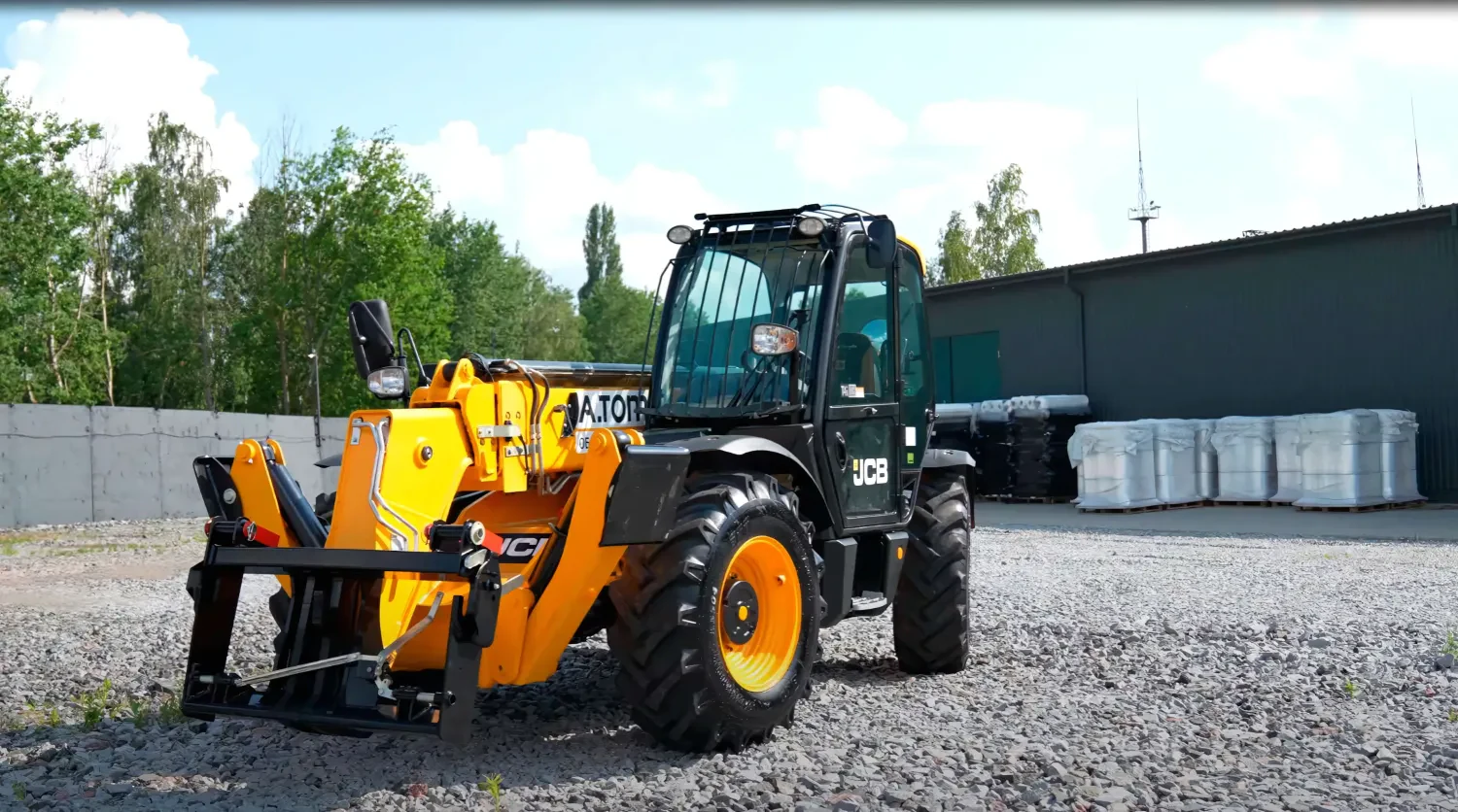Телескопический погрузчик JCB 533-105 — фото