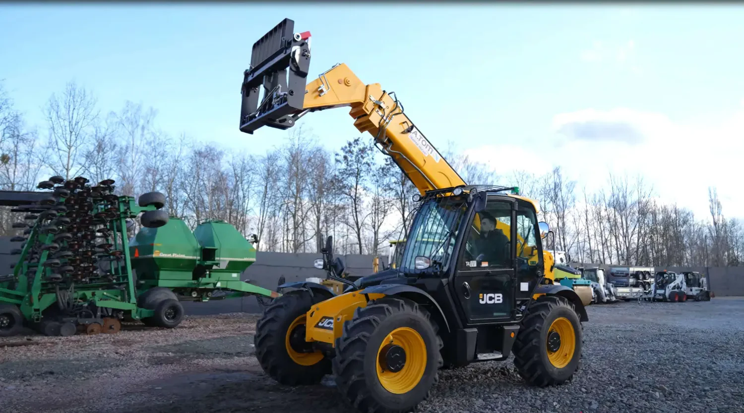 Телескопический погрузчик JCB 535-95 — фото