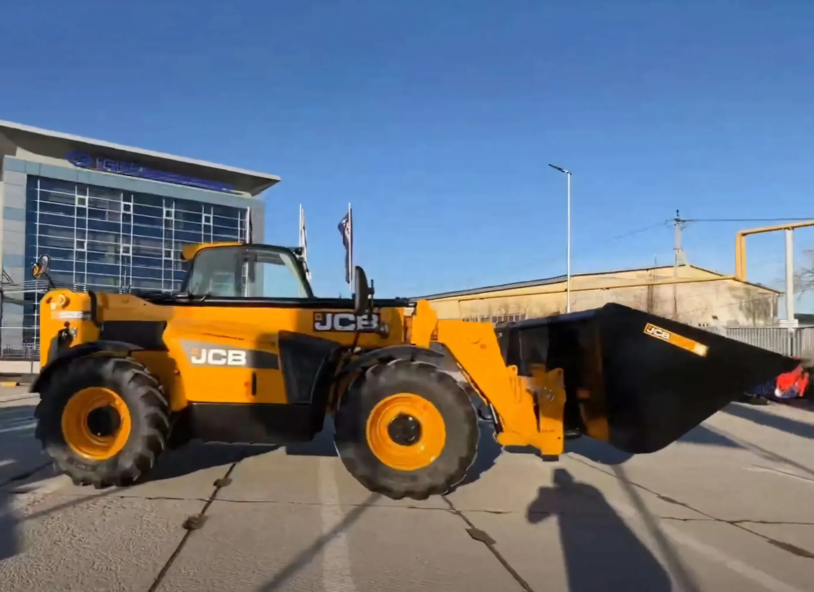 Телескопический погрузчик JCB 535-95AG SUPER — фото