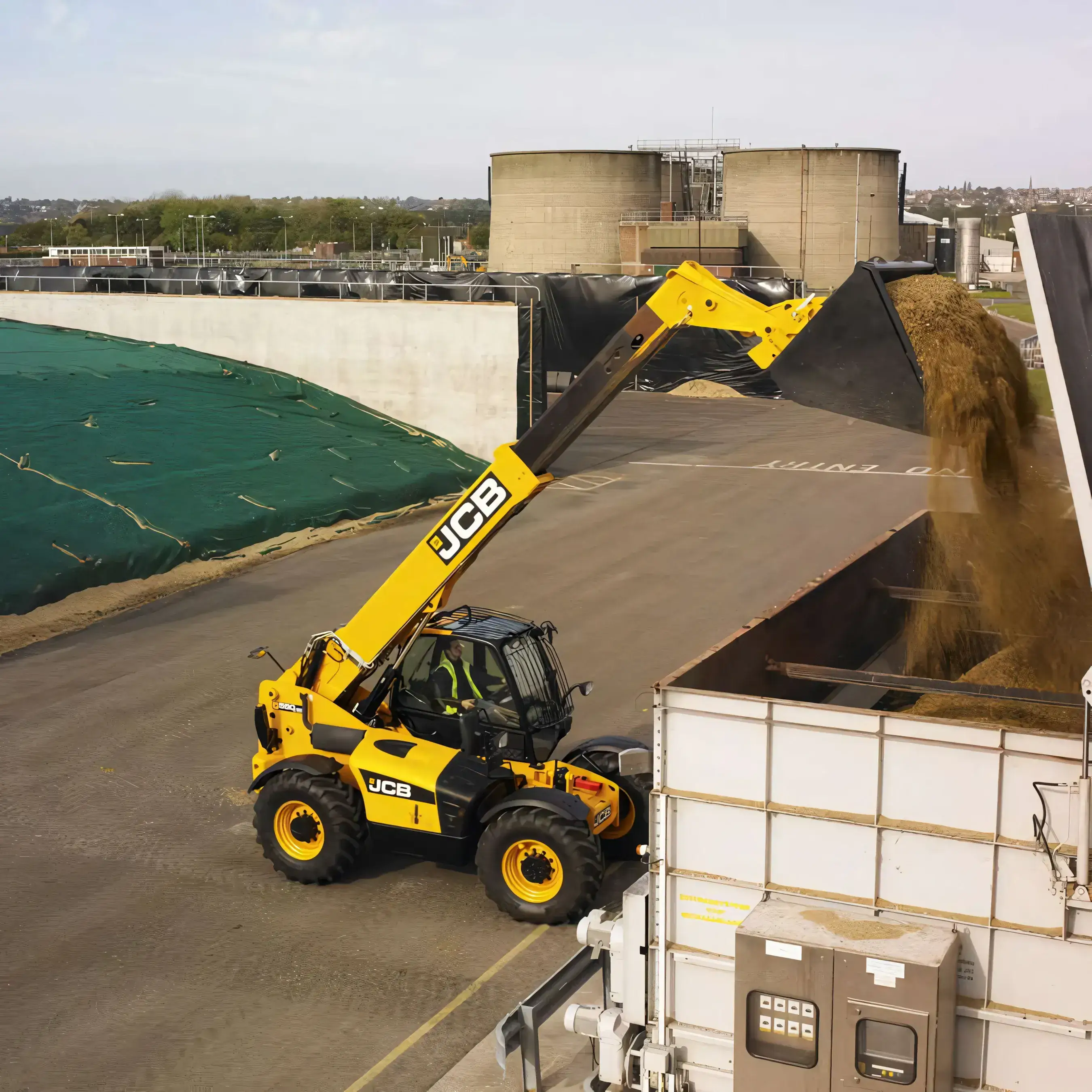 Телескопический погрузчик JCB 550-80AG+ — фото