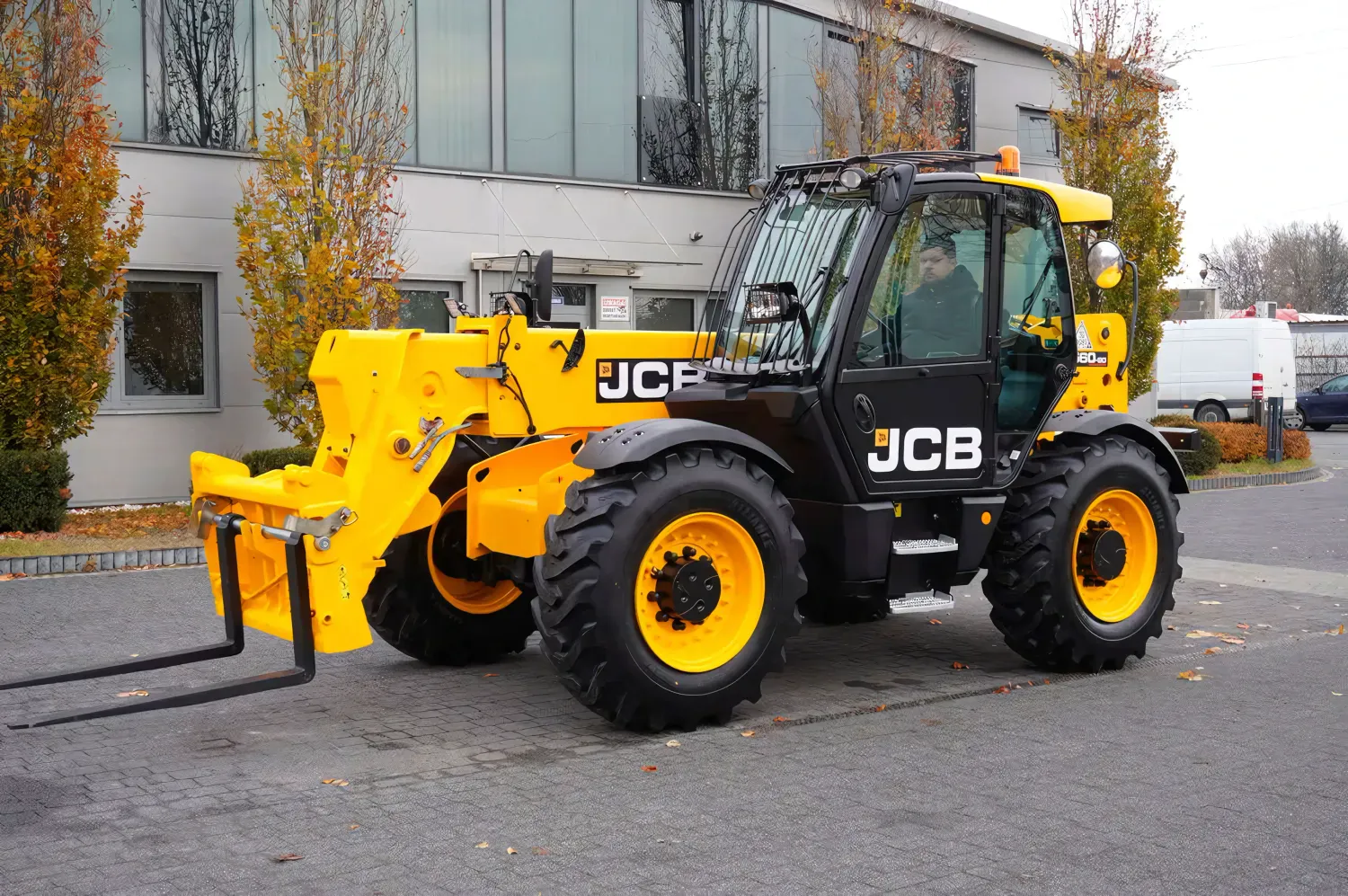 Телескопический погрузчик JCB 560-80 — фото