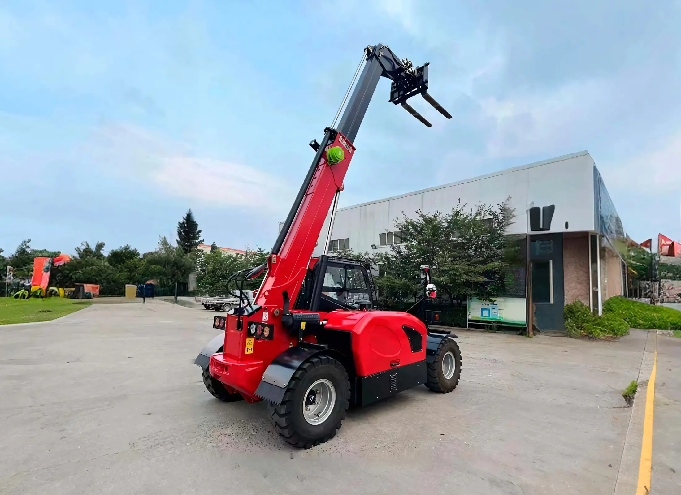 Телескопический погрузчик MTK MT-X 625 — фото