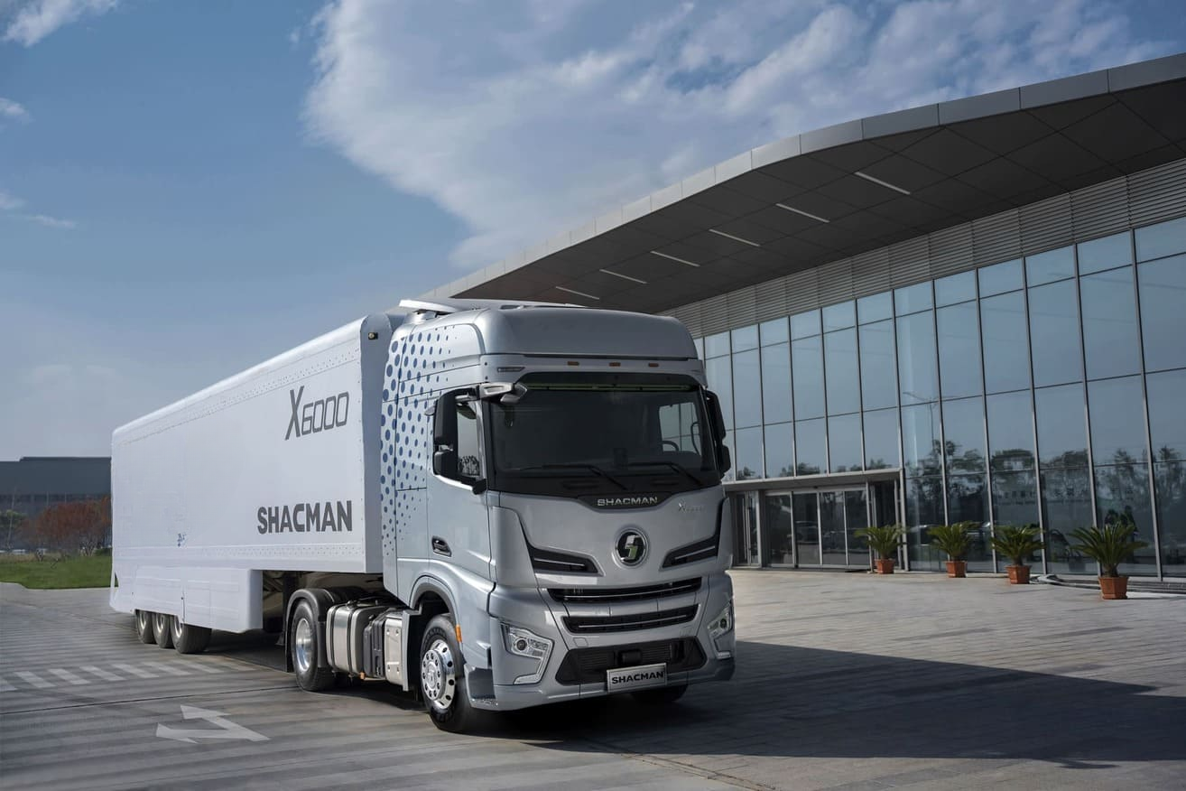 Тягач SHACMAN X6000 SX4188YY381 — фото