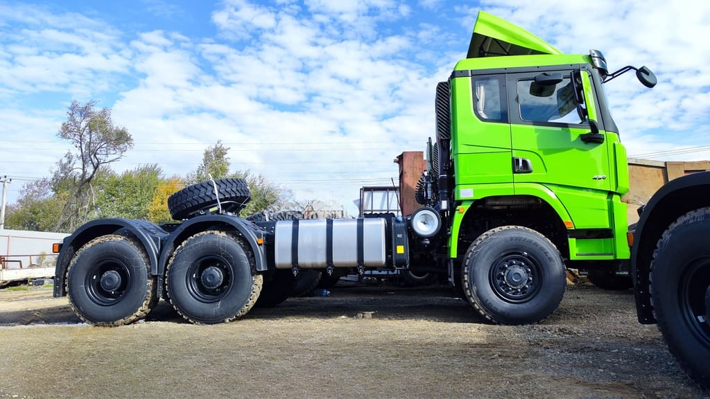 Тягач SHACMAN X5000 SX42586V385 — фото