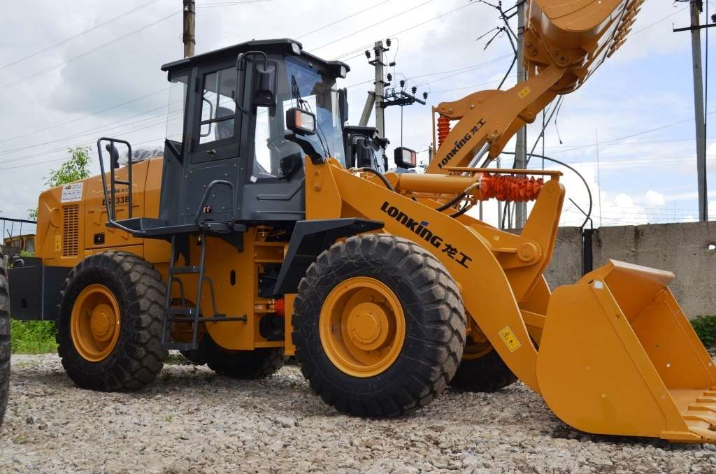 Фронтальный погрузчик LONKING LG833N — фото