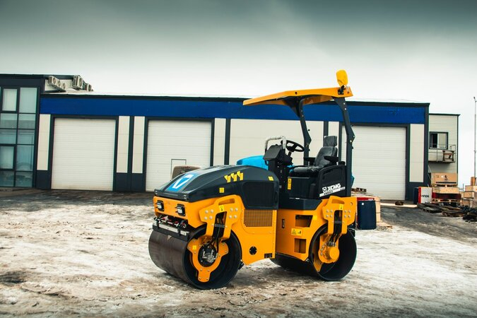 Вибрационный каток XCMG XMR403 — фото