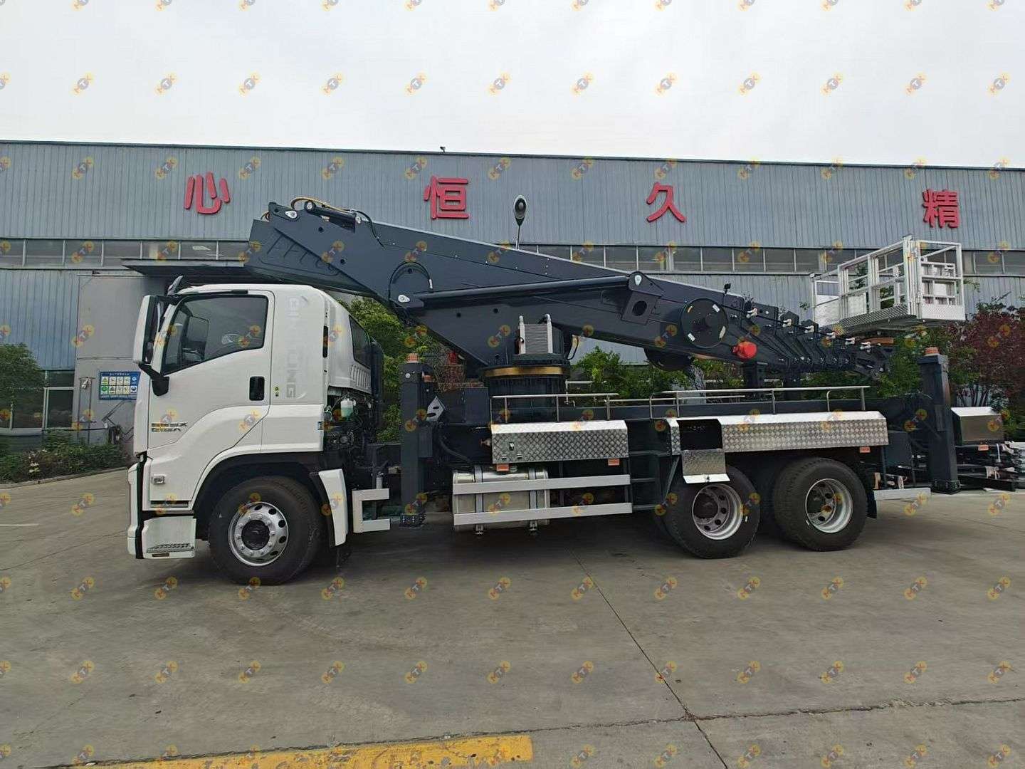 Автовышка ISUZU Giga 50 м, с задним мостом (6x4)
