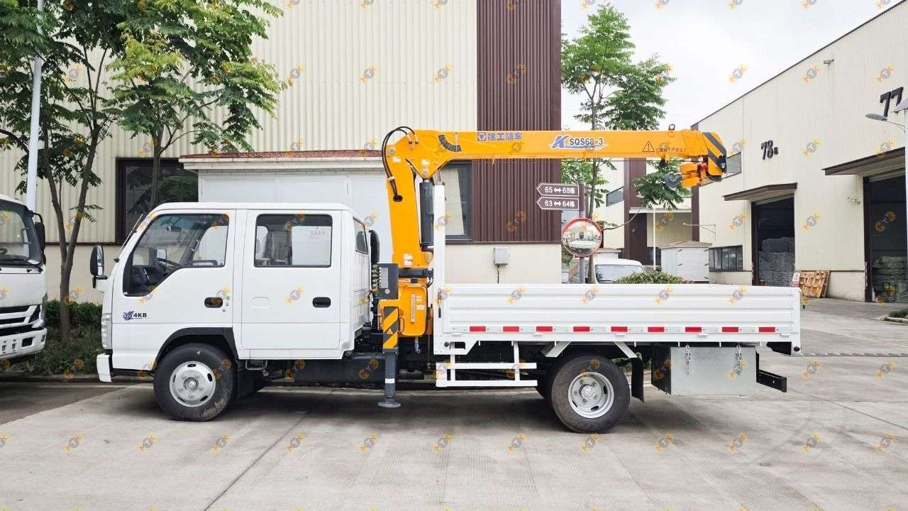 Бортовой грузовик ISUZU двухкабинный 3,5т