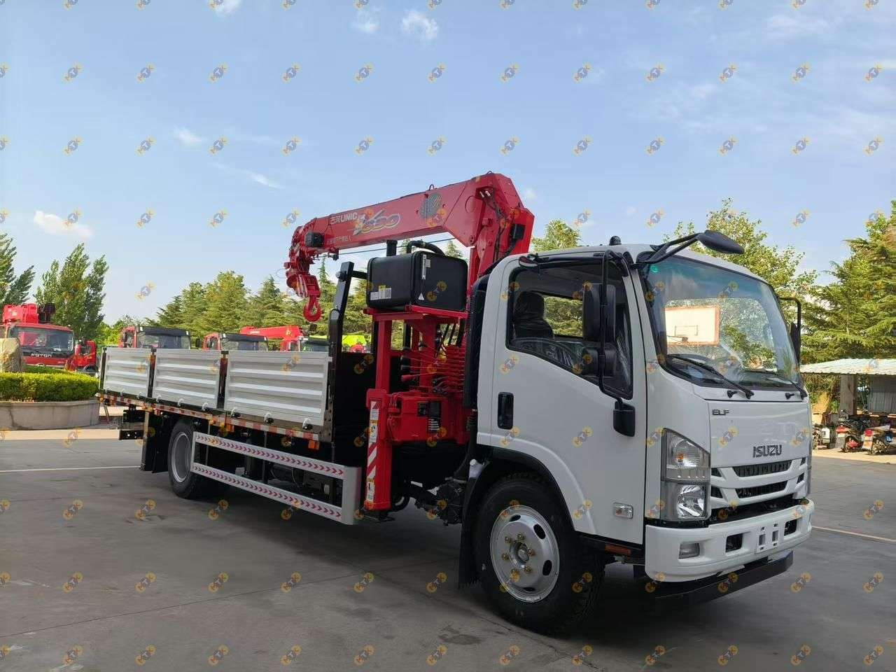ISUZU 4x2, КМУ UNIC 8 тонн