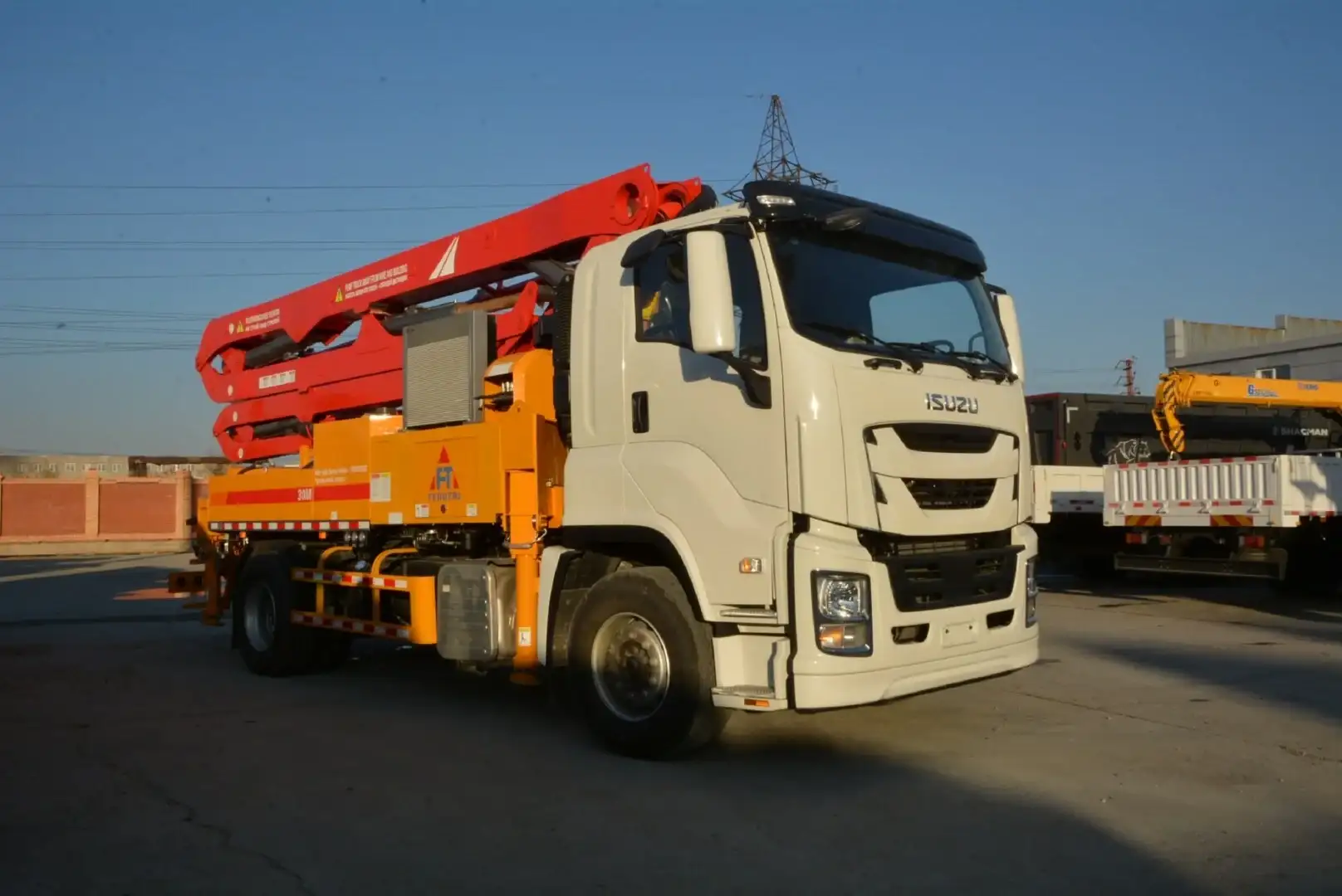 Автобетононасос ISUZU CONELLE QL5210THB 30 м