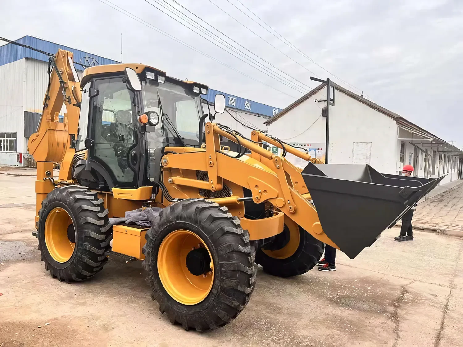 Колесный экскаватор-погрузчик MTK 4CX
