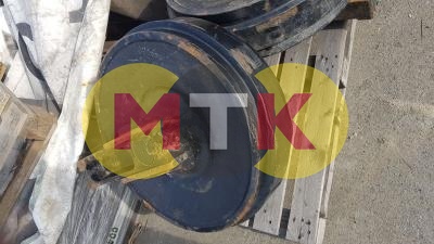 1028152, 1362422 направляющий каток CATERPILLAR 328, 330, 336, 340, 345, 349, OEM Quality