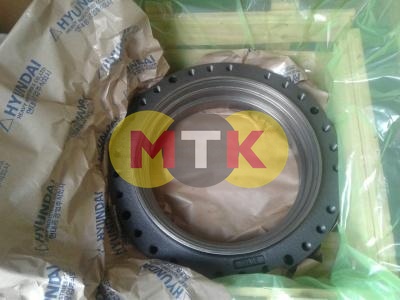 XKAH-00988 корпус редуктора, ступица, HYUNDAI R360, IVECO